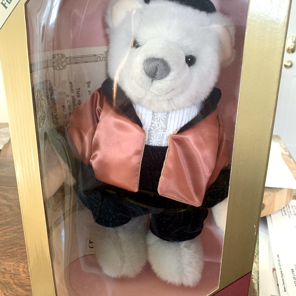 Collectible Bialosky Treasury Limited Edition Bear